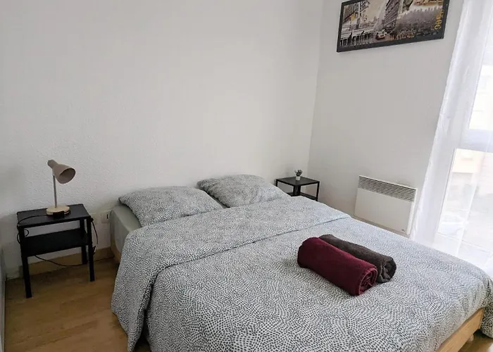 Le Clairvaux - Proche Centre Avec 1 Place En Parking Souterrain Lägenhet